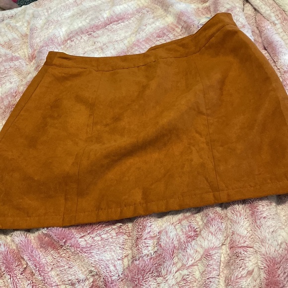 never worn. the buttons are good and in good shape - Picture 2 of 2